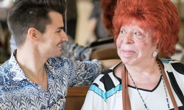 carmen de mairena adrián amaya