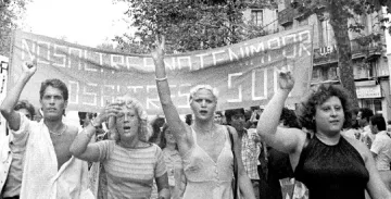 manifestacio lgtbi DONES TRANS història lgtbi+